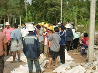 การรวมกลุ่ม เตรียมพร้อมปฏิบัติงานทุกเช้าของสมาชิกร่มโพธิ์แก้ว
